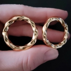 Twisted Hoop Earweights